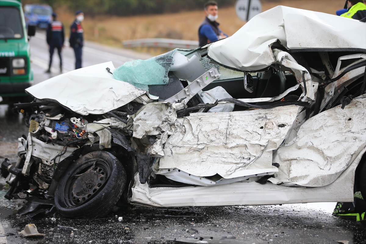 Kırklareli'nde tır ile çarpışan otomobilin sürücüsü öldü