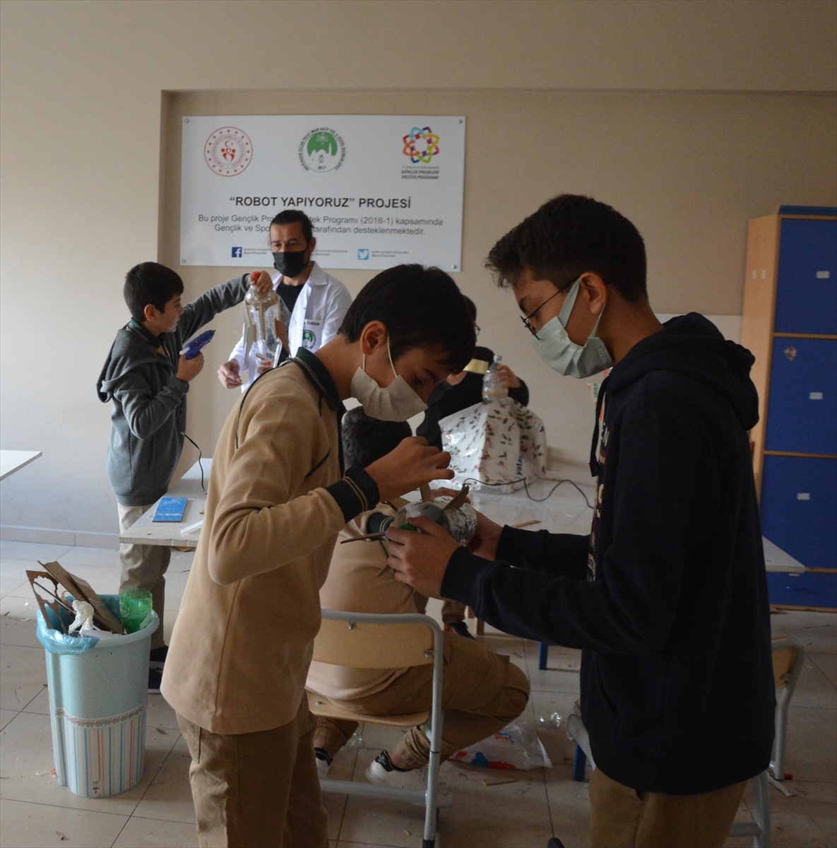 Kırşehir'de lise öğrencileri farklı projelerle TEKNOFEST ve robot yarışlarına hazırlanıyor