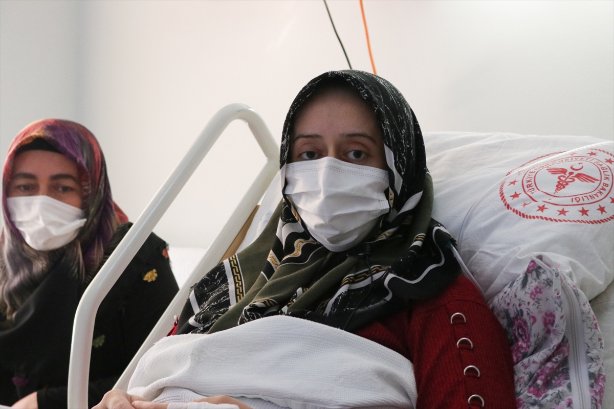 Kocaeli'de Kovid-19 nedeniyle erken doğum yapan kadından aşı çağrısı