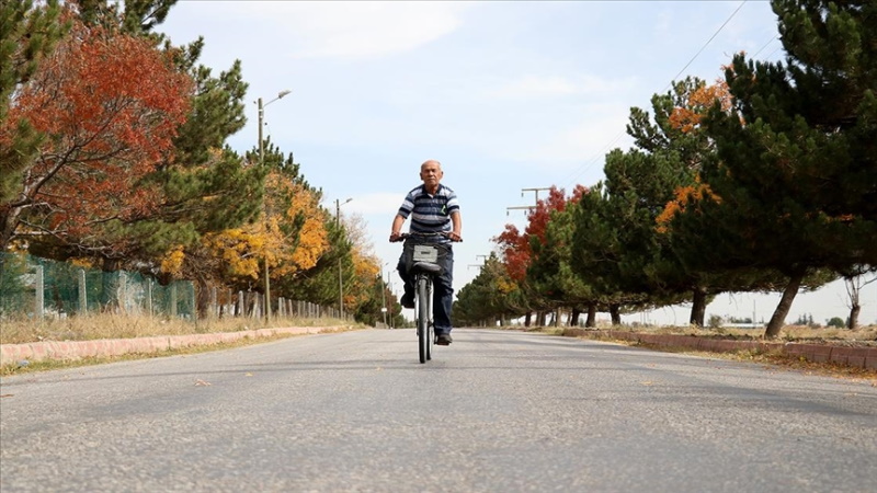 80 yaşında günde 20 km pedal çeviriyor