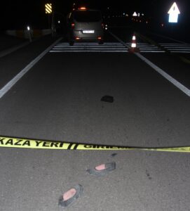 KONYA (AA) – Konya'nın Beyşehir ilçesinde hafif ticari aracın çarptığı