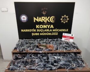 KONYA (AA) – Konya'da düzenlenen uyuşturucu operasyonunda, otomobilin LPG tankına