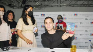 Ünlü oyuncu Pedro Alonso (Berlin) , İstanbul’da sevenleriyle buluşup, yeni