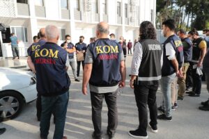 MERSİN (AA) – Mersin'de, rüşvet karşılığında vergi almadan transit geçiş