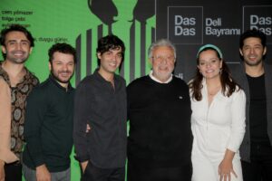 İSTANBUL (AA) – DasDas Sahne, sanatçı Metin Akpınar'ın süpervizörlüğünü üstlendiği