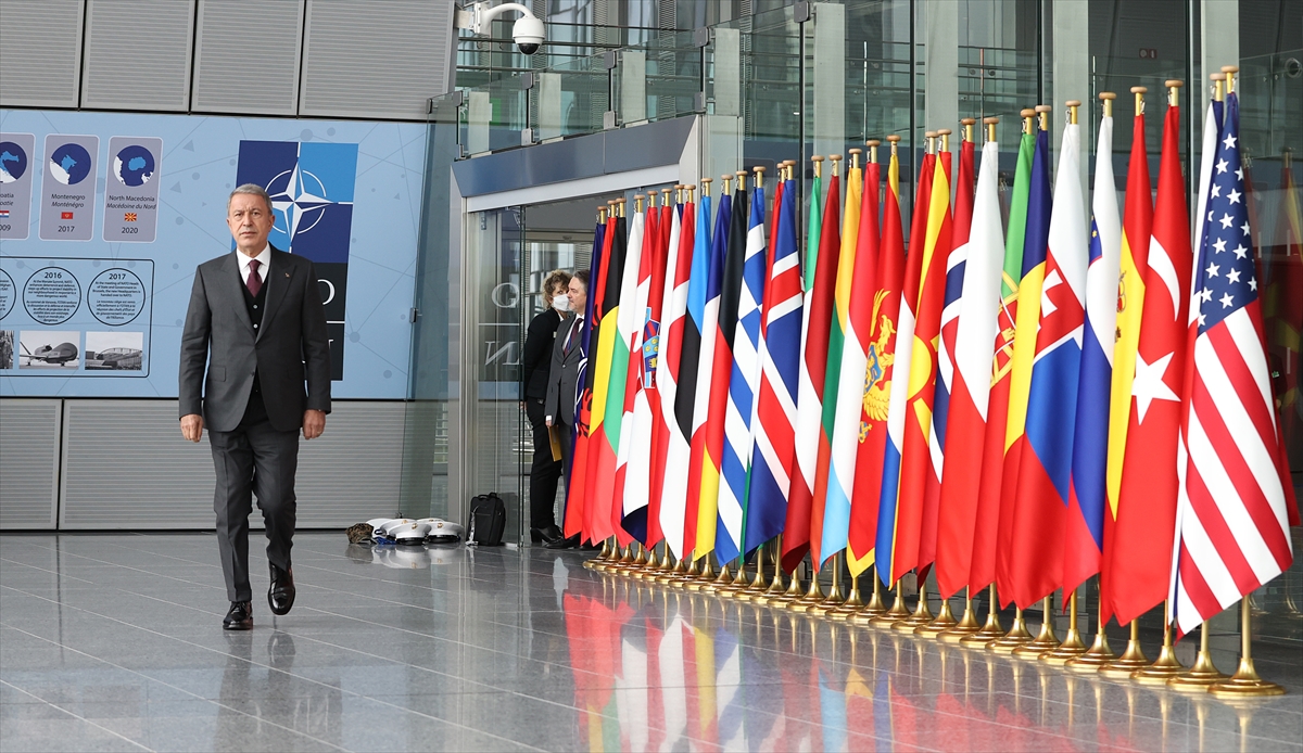 Milli Savunma Bakanı Akar, NATO Savunma Bakanları Toplantısı sonrası soruları yanıtladı: