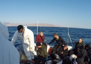 MUĞLA (AA) – Muğla'nın Datça ilçesi açıklarında, lastik botlarda yakalanan