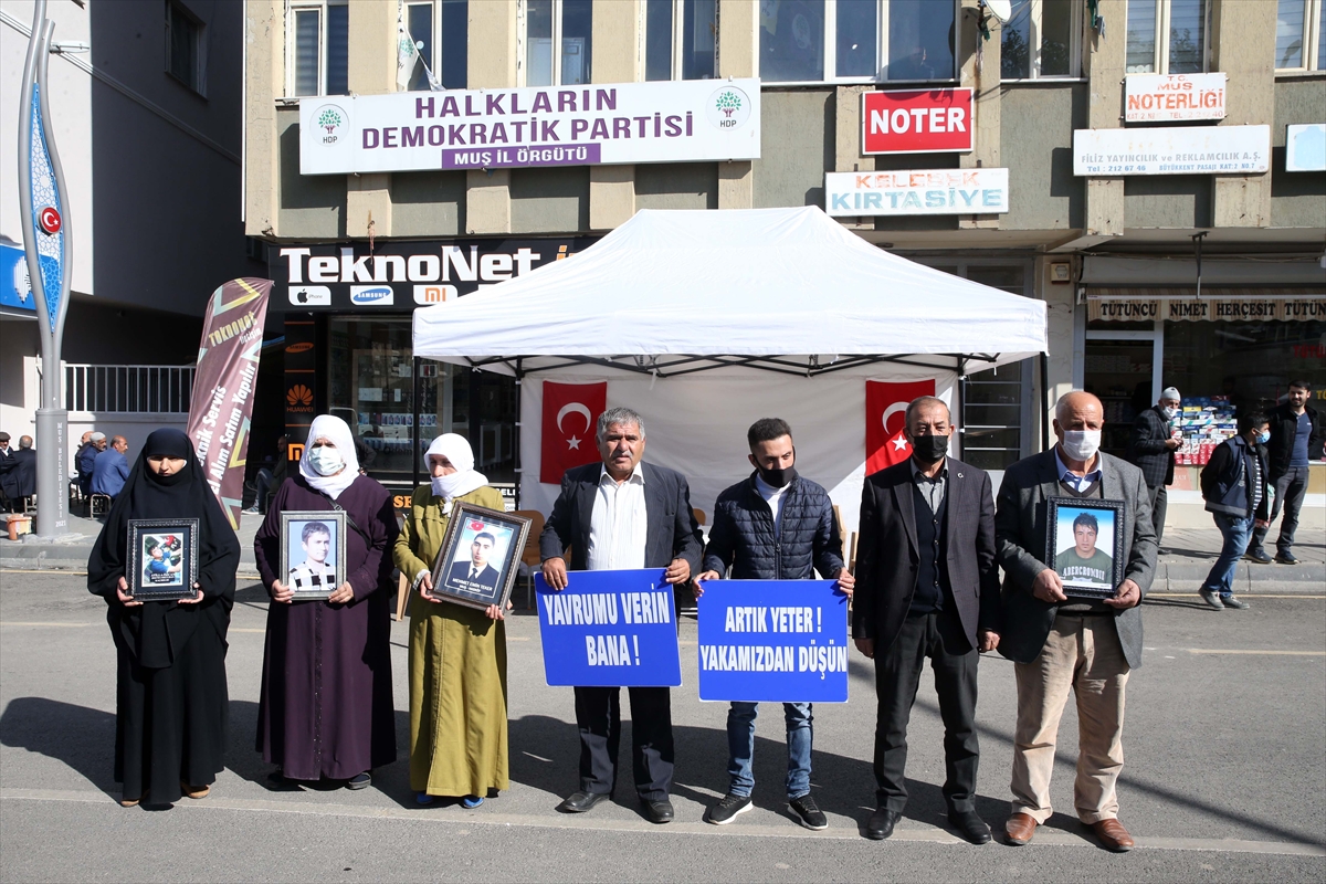 Muş'ta çocukları için HDP önünde eylem yapan aile sayısı 13'e yükseldi