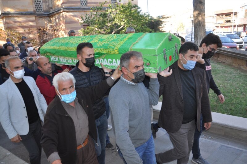 Voleybol oynarken fenalaşan öğrenci yaşamını yitirdi