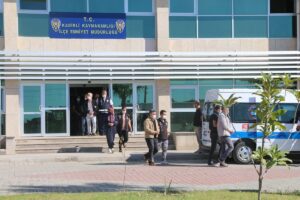 OSMANİYE (AA) – Osmaniye'nin Kadirli ilçesinde düzenlenen operasyonda, haklarında Fetullahçı