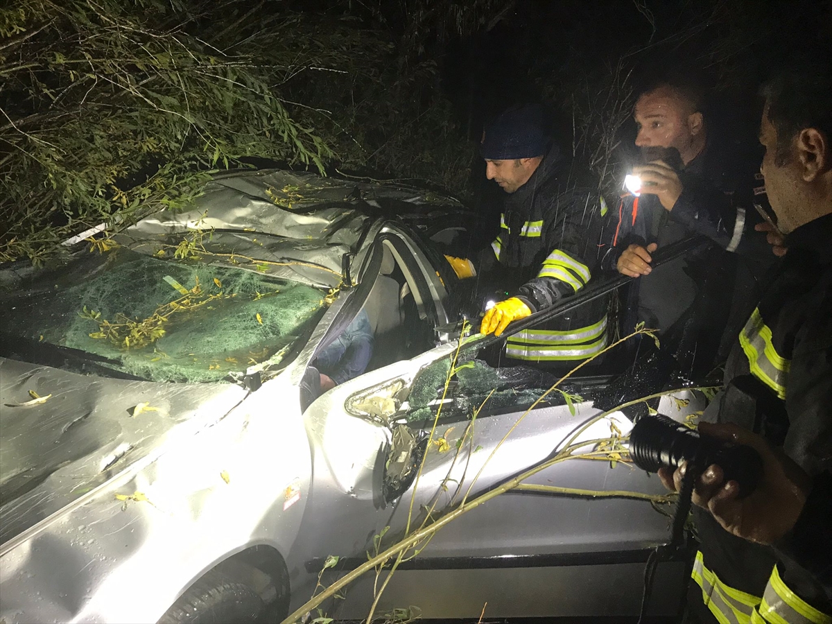 Otomobiliyle yaptığı kazada yaşamını yitiren öğretmenin cesedini jandarma buldu