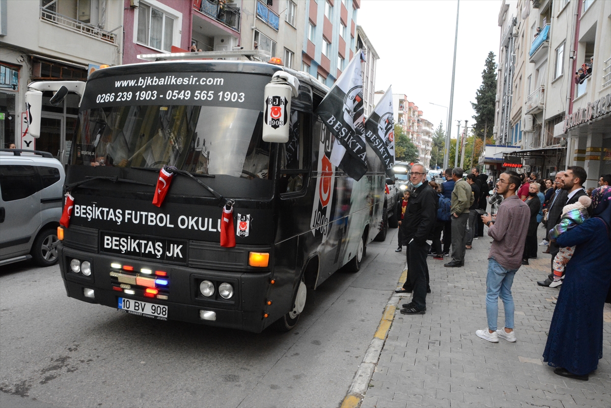 Polis damat, gelin almaya Beşiktaş taraftarları ve off-road ekibi ile gitti