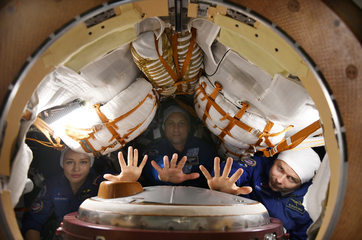 Rusya, “uzayda çekilecek ilk uzun metrajlı filmi” için ekibini uzaya gönderdi