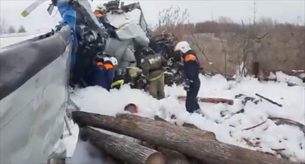 Rusya’da uçak düştü, 16 kişi öldü