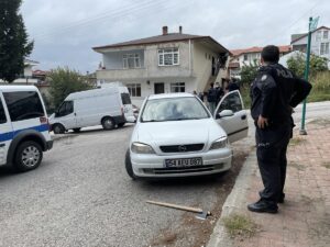 SAKARYA (AA) – Sakarya'nın Erenler ilçesinde trafikte çıkan kavgada baltayla