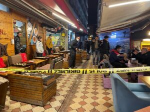 SAMSUN (AA) – Samsun'da kafeye silahlı saldırı gerçekleştirildi, 2 kişi