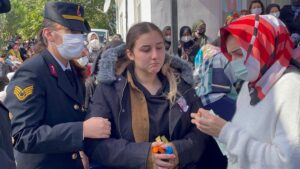 - Cenaze törenine Ticaret Bakan Yardımcısı Sezai Uçarmak da katıldı