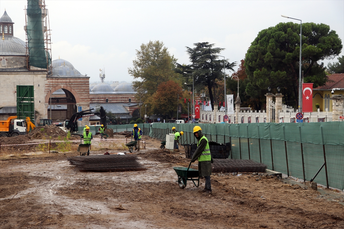 Selimiye Meydanı düzenleme çalışmaları devam ediyor