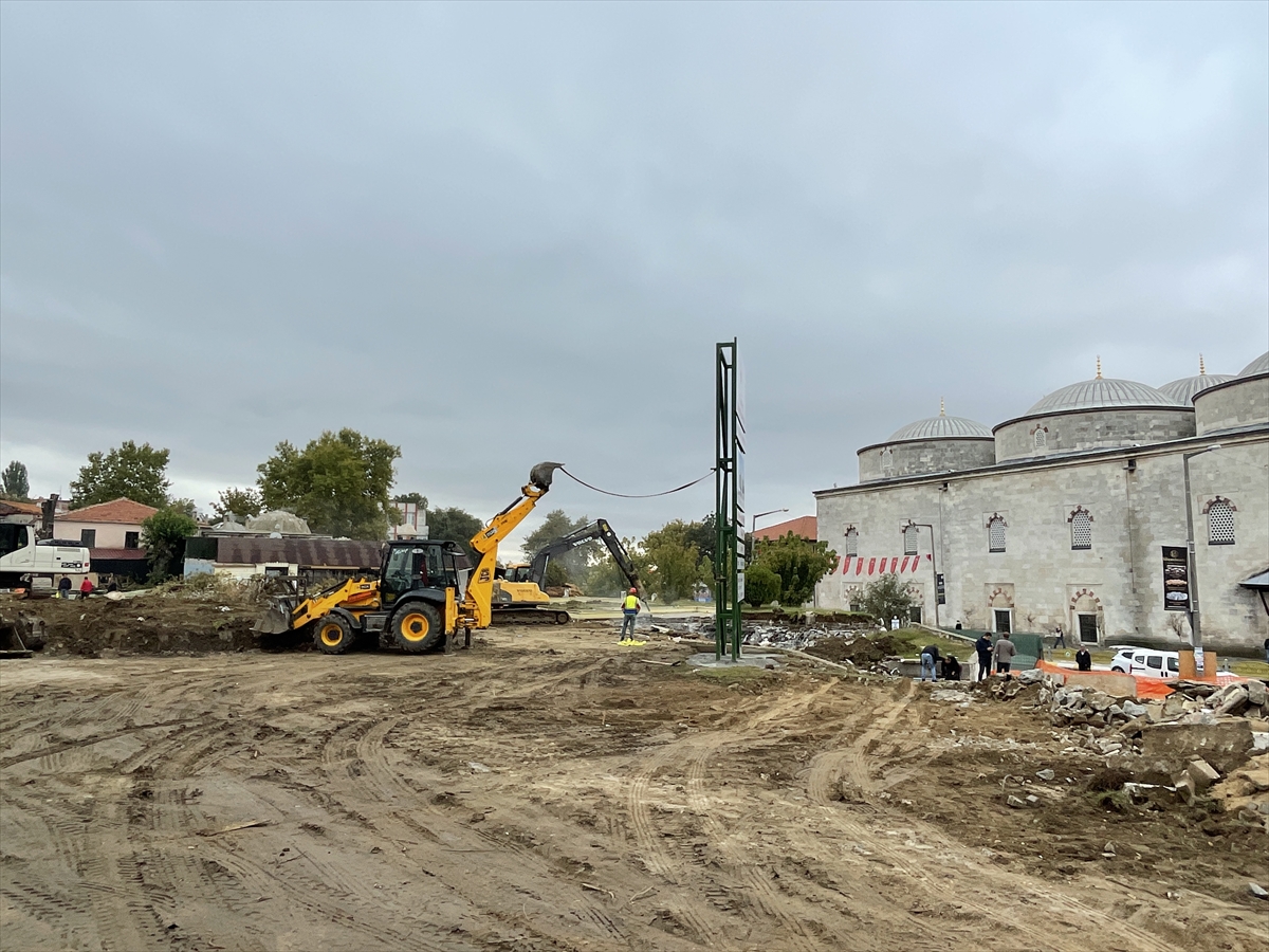 Selimiye Meydanı düzenleme çalışmalarında dükkanların yıkımına geçildi