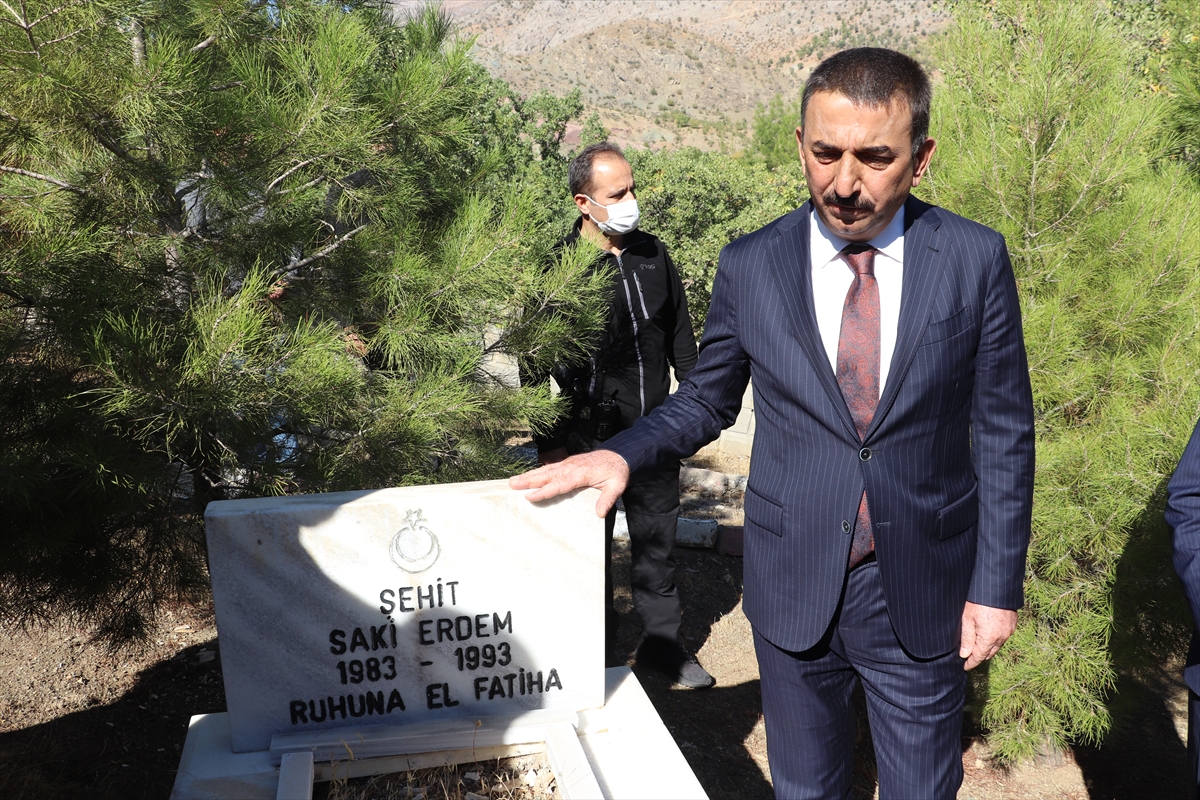 Siirt'te teröristlerin katlettiği 13'ü çocuk 22 vatandaş törenle anıldı