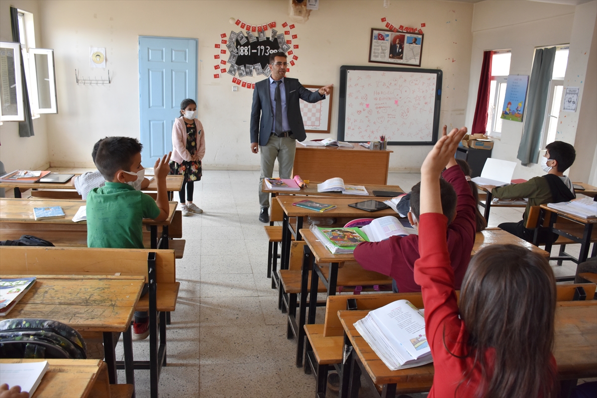 Sınır köyündeki öğrencileri için seferber oldu, “Küresel Öğretmen Ödülü”ne aday gösterildi