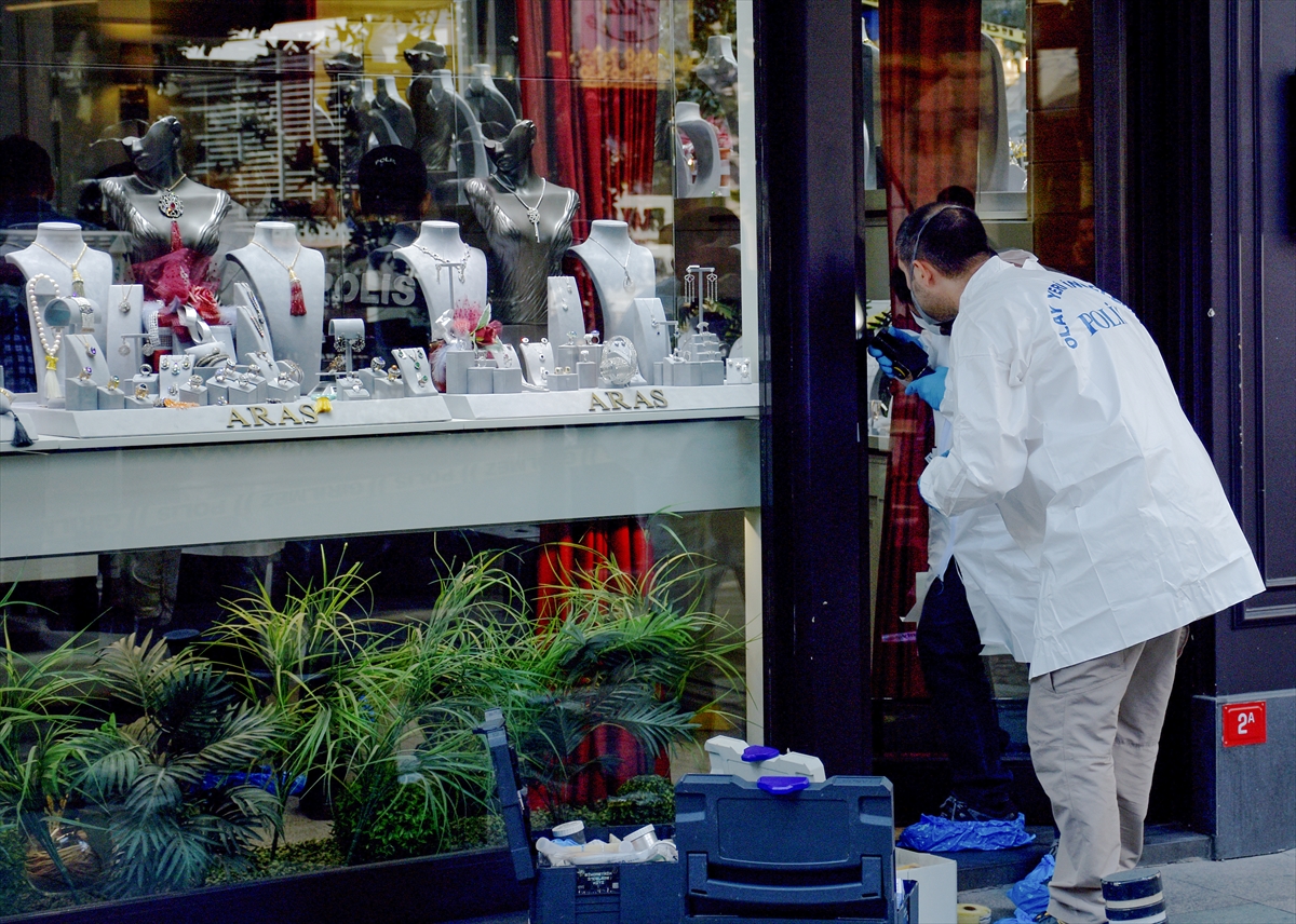 GÜNCELLEME – Şişli'de mücevherat dükkanında silahlı soygun