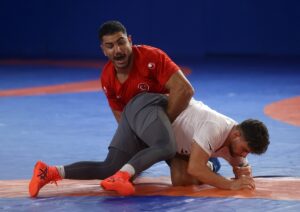 Norveç’in başkenti Oslo’da düzenlenecek Dünya Güreş Şampiyonası’nda mücadele etmeye hazırlanan