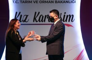 İZMİR (AA) – Tarım ve Orman Bakanı Bekir Pakdemirli, kırsal