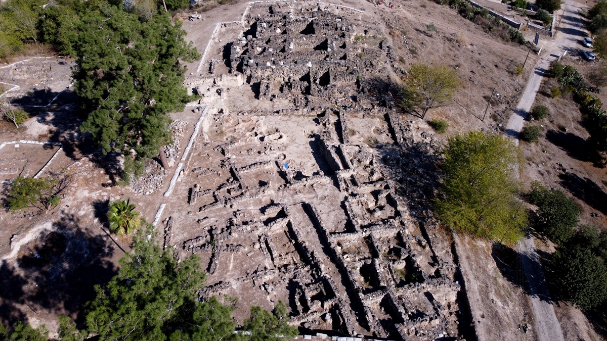 Tatarlı Höyük'te 4 bin yıl öncesine ait “çöp çukuru” bulundu