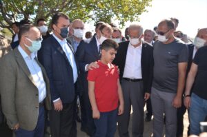 - "Yıllardır bizi bizden koparmaya, eti tırnaktan ayırmaya çalışanlara kim