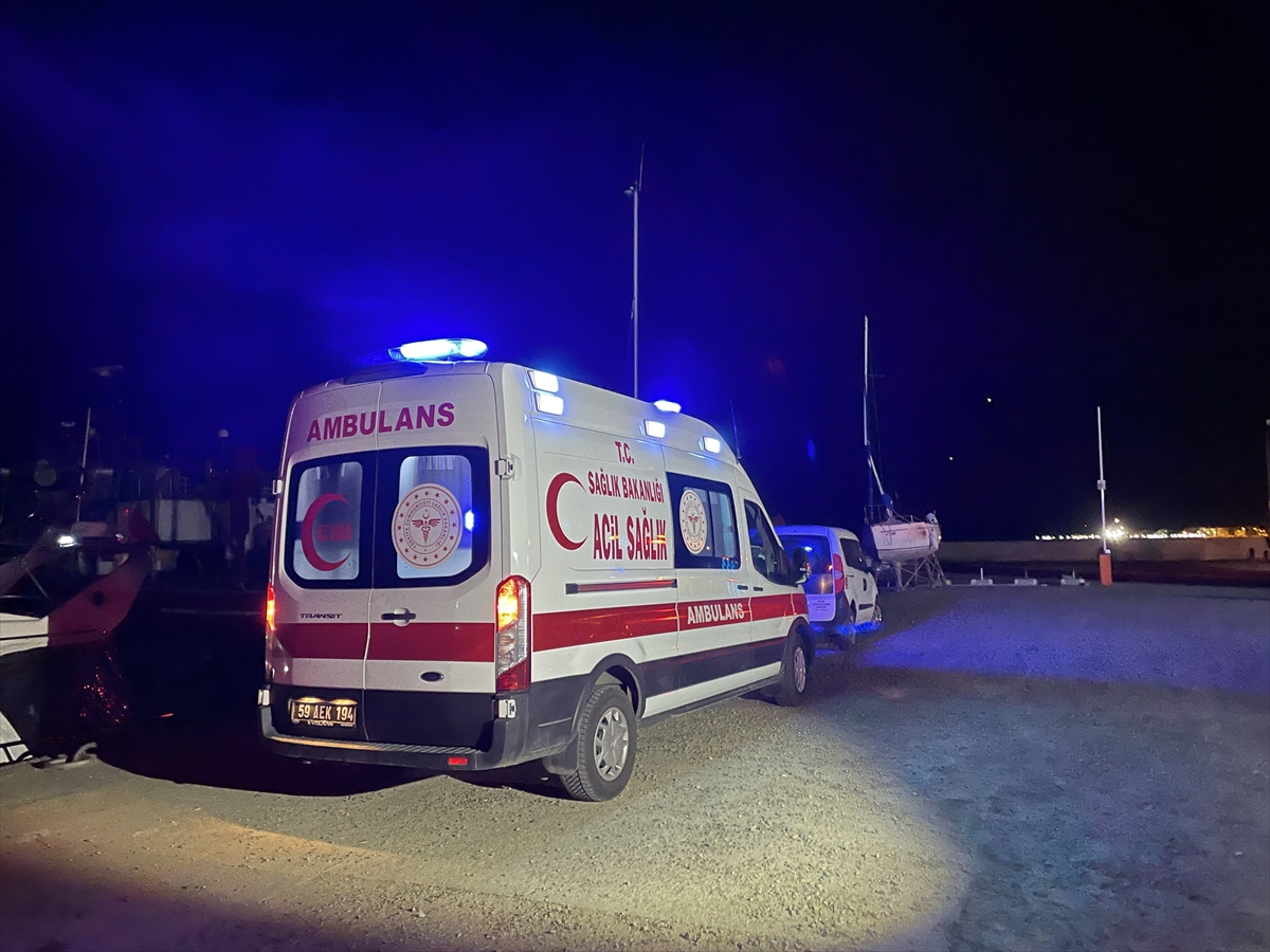 Tekirdağ'da alabora olan bottan denize düşen 2 kişiden biri öldü, biri kayboldu