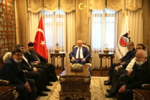 DİYARBAKIR (AA) – Türkiye Ermenileri Patriği Sahak Maşalyan, Diyarbakır Valisi