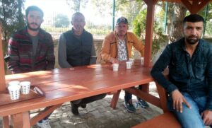 SAKARYA (AA) – Sakarya'nın Geyve ilçesinde hasat ettikleri üzümlerin parasını