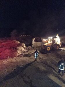 VAN (AA) – Van'ın Özalp ilçesinde bir samanlıkta çıkan yangında,