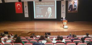 - Prof. Dr. Duygun Yarsuvat’a dair anıların paylaşıldığı derste Yarsuvat’ın