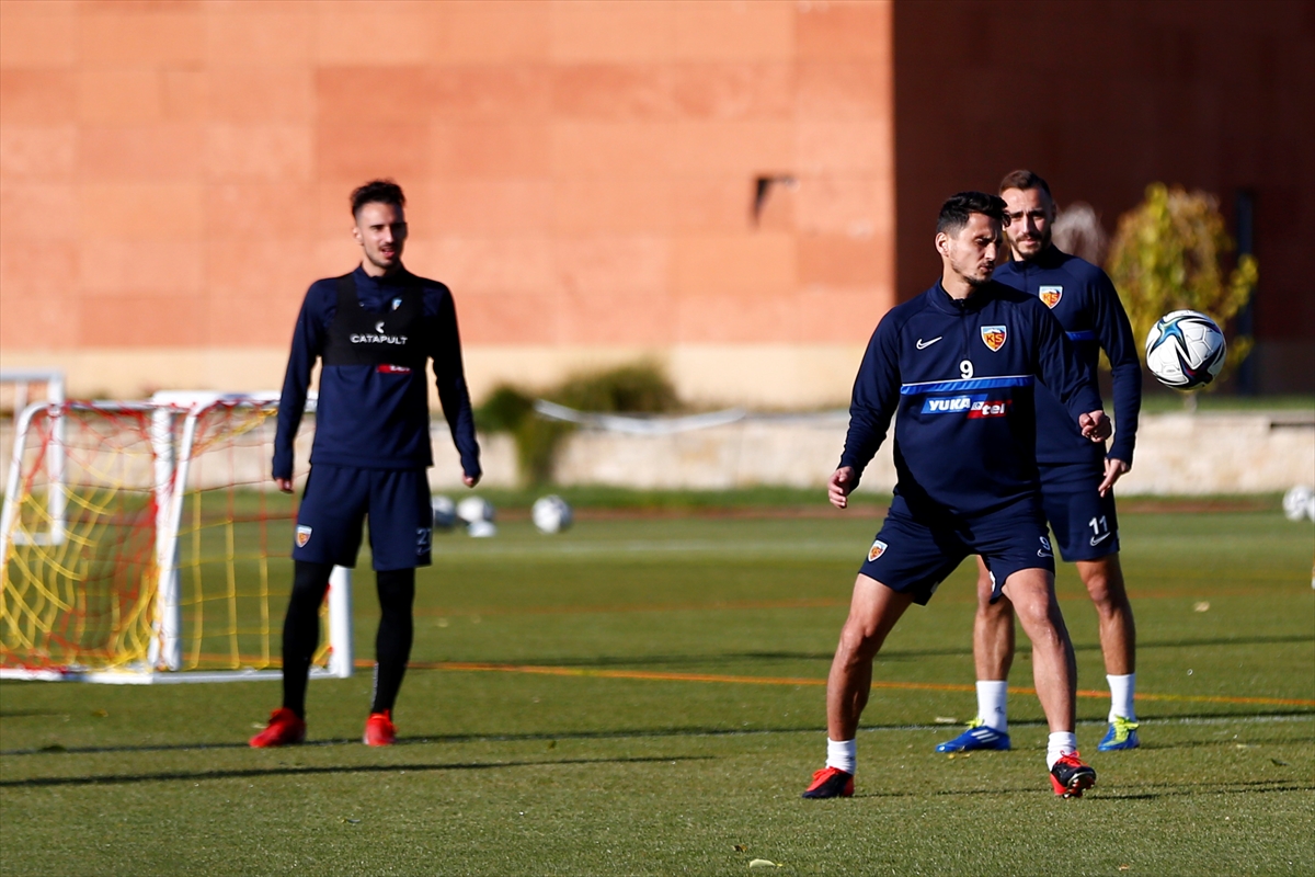 - "Bu maçtan galibiyetle ayrılıp sıralamada aşağılarla bağlantımızı koparmak istiyoruz"