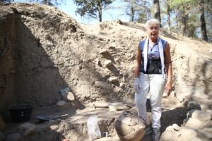 MERSİN (AA) – SEZGİN PANCAR – Mersin'deki Yumuktepe Höyüğü'nde, içerisinde