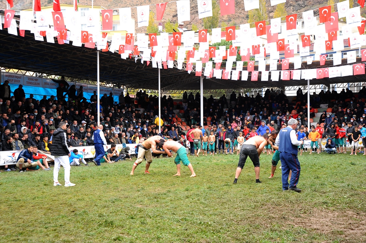 Yusufeli 71. Geleneksek Karakucak Güreşleri yapıldı