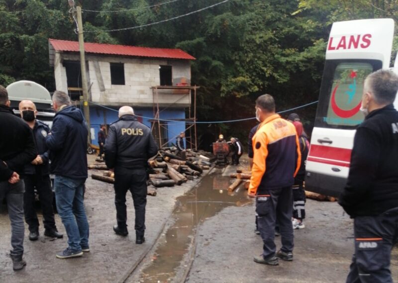 Zonguldak’ta ruhsatsız işletilen maden ocağında 3 işçi göçük altında kaldı