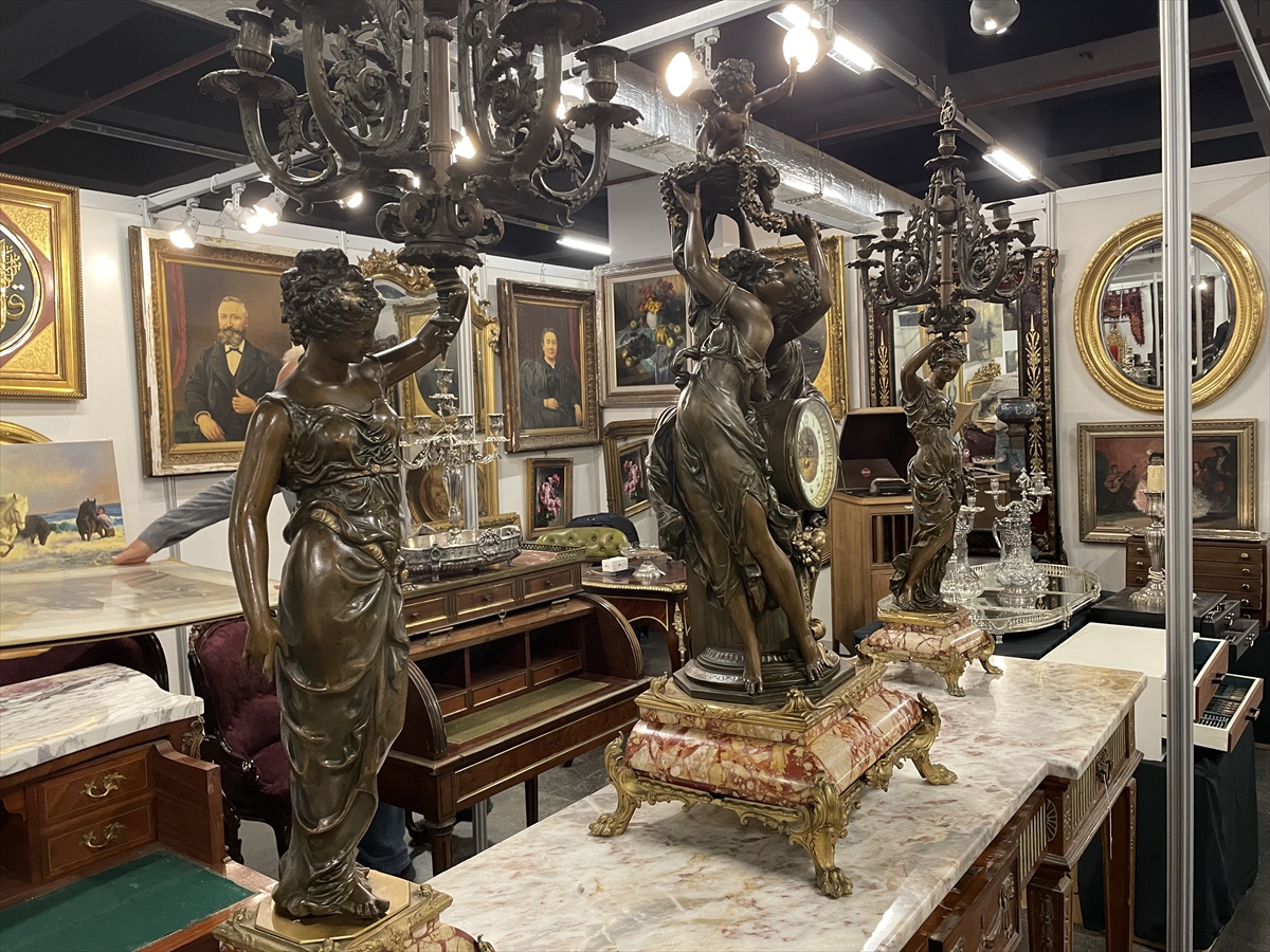 2. Babylons & İstanbul Sanat ve Antika Fuarı açıldı