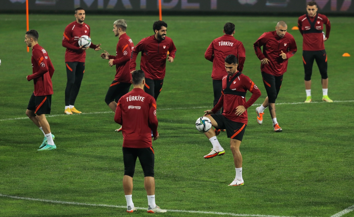 A Milli Futbol Takımı, Karadağ maçının hazırlıklarını sürdürdü