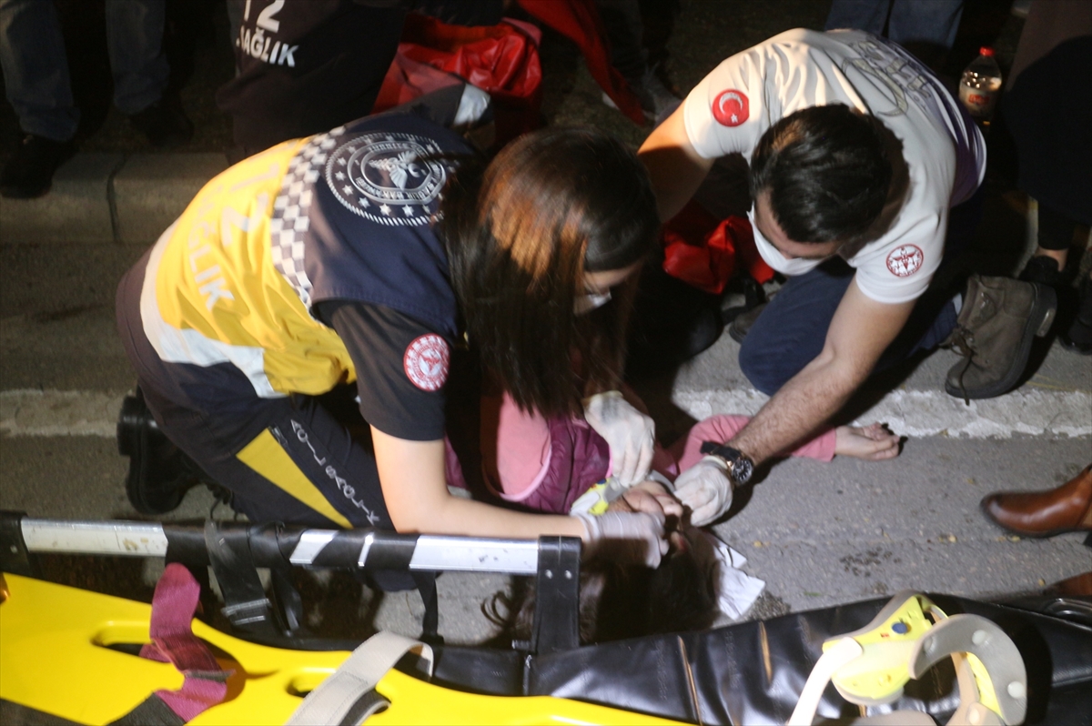 Adana'da otomobilin çarptığı çocuk yaralandı