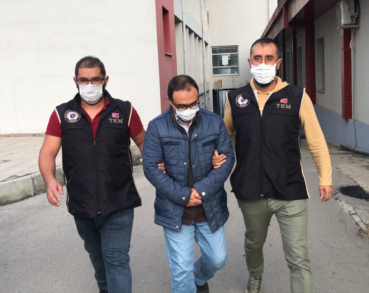 Adana'daki FETÖ/PDY'ye yönelik operasyonda yakalanan 8 zanlıdan biri tutuklandı