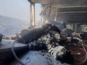 AFYONKARAHİSAR (AA) – Afyonkarahisar'ın Dazkırı ilçesinde iplik fabrikasının pamuk deposunda