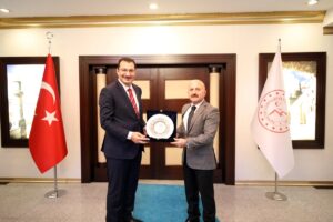 - "1960 ihtilali Cumhuriyet Halk Partisi'nin sandıktan ümidini kesme sürecidir.