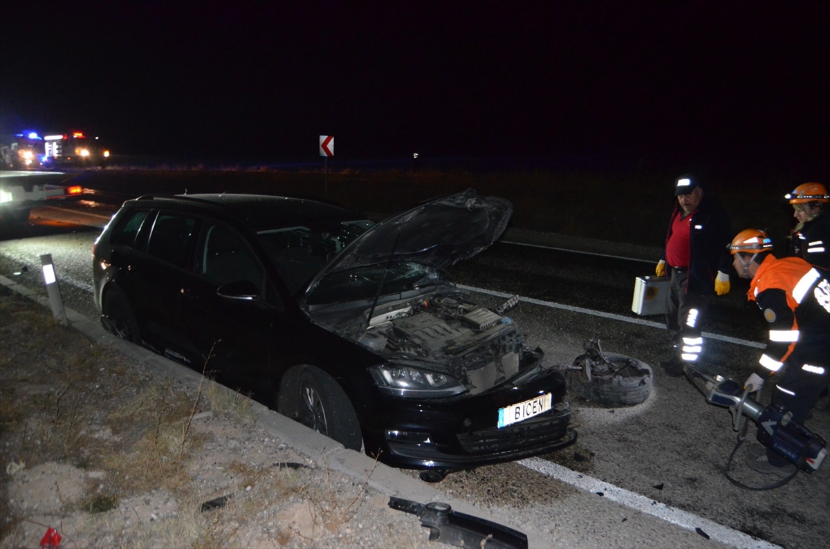 Aksaray'da otomobil ile hafif ticari aracın çarpışması sonucu bir kişi öldü
