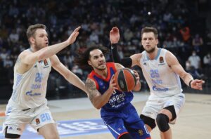 - Anadolu Efes: 79 - Zenit: 90