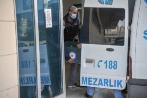 ANTALYA (AA) – Antalya'da balkondan düşen 1,5 yaşındaki çocuk, hastanede