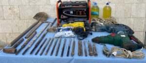 ANTALYA (AA) – Antalya'nın Elmalı ilçesinde kaçak kazı yapan 2