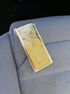 AFYONKARAHİSAR (AA) – Antalya'da kuyumcu çalışanını silahla öldürüp, 2 kilogram